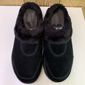 Skechers fur lined Go Walk mule,shoes new no tag!